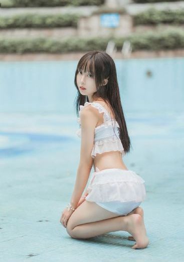 亚洲一卡一卡二新区无人区_720手机在线观看