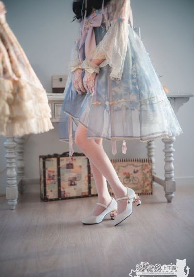 欧美小嫩妞_720HD高清在线观看
