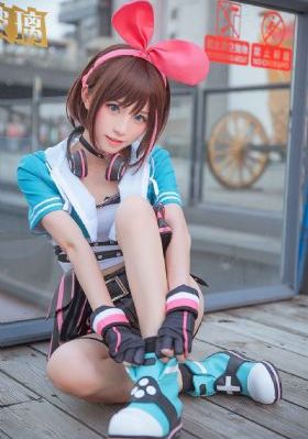 欧美大胸比基尼美女_BD免费高清观看