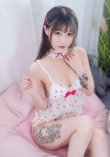 欧美女明星大衣街拍_BD英语电影免费在线