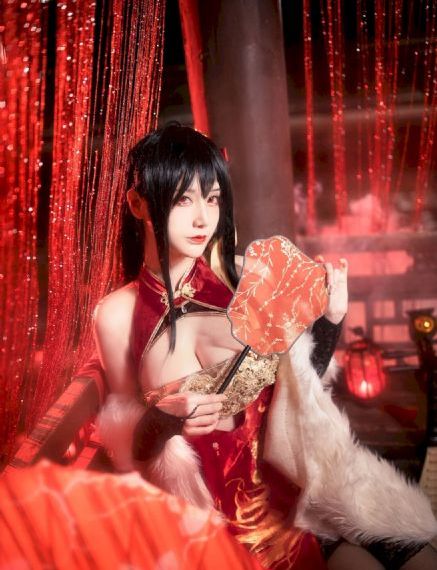 极品校花被拉到厕所里强j_高清高清完整版