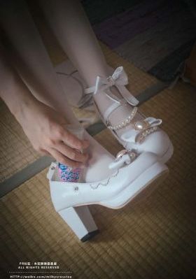 精品人妻人人爽久久爽_720免费播放